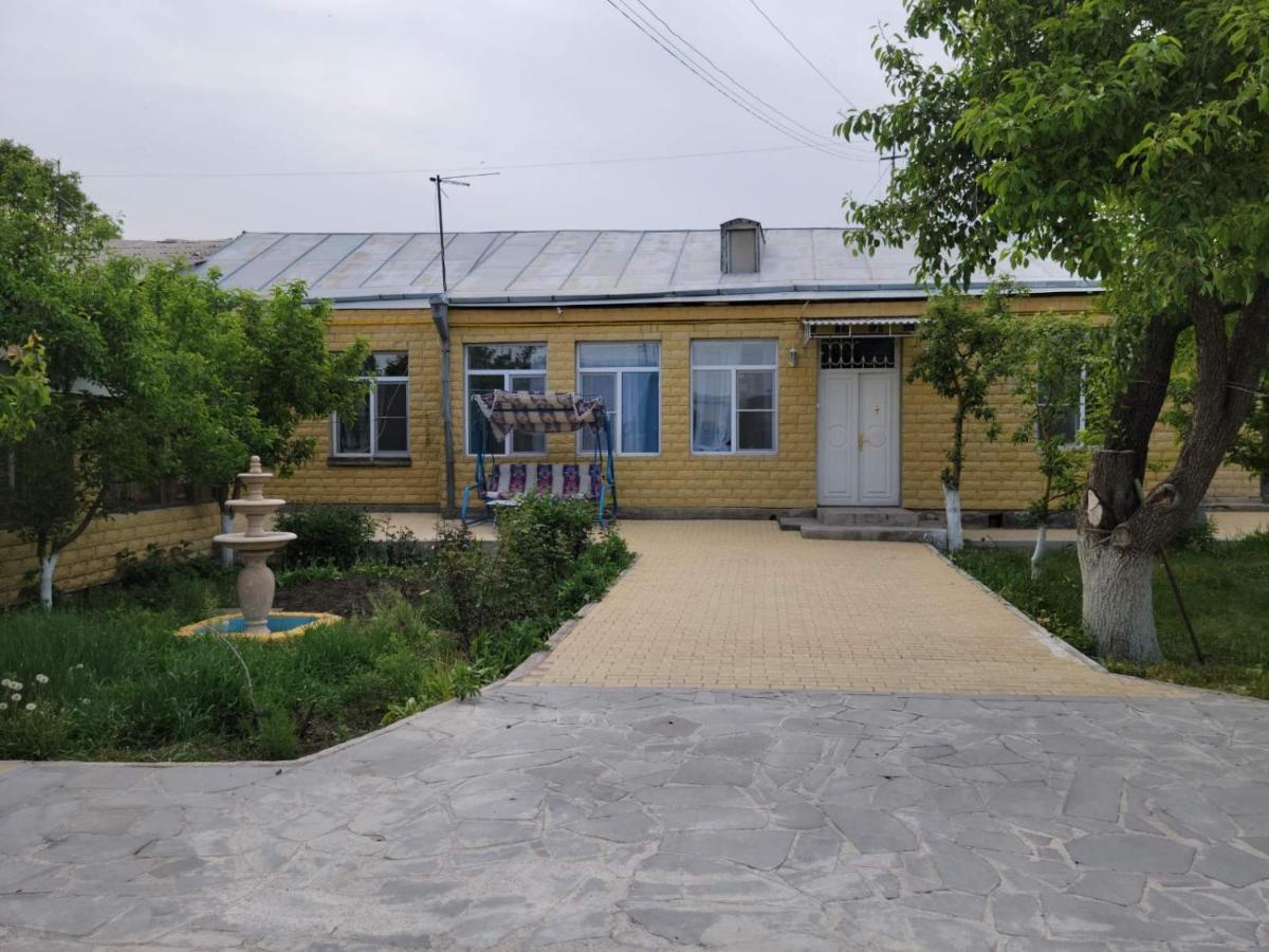 Artush & Raisa B&B Gjumri Eksteriør billede