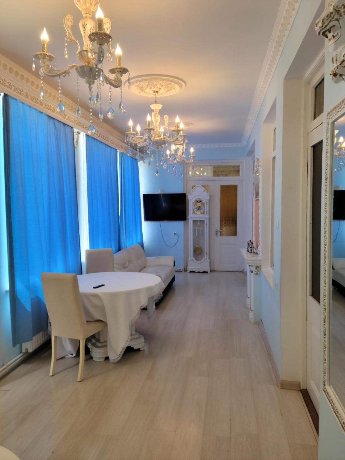 Artush & Raisa B&B Gjumri Eksteriør billede
