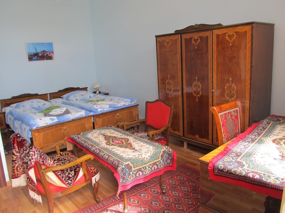 Artush & Raisa B&B Gjumri Eksteriør billede