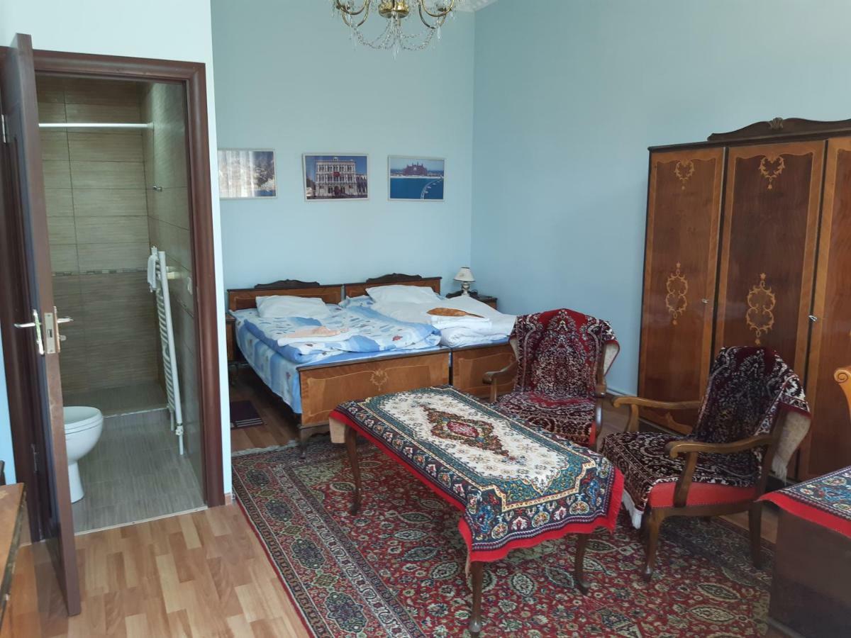 Artush & Raisa B&B Gjumri Eksteriør billede
